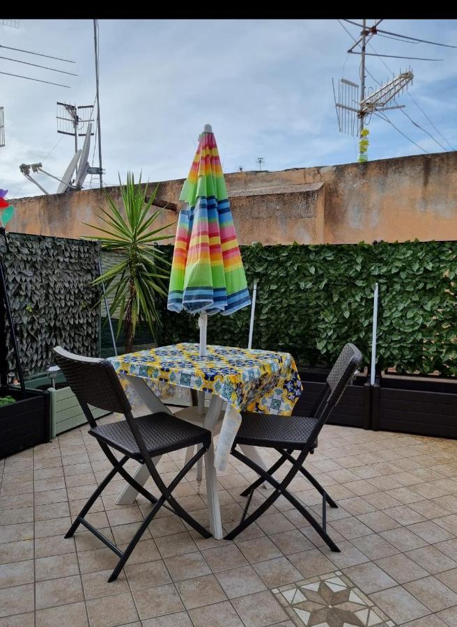 Terrazza Del Santo 2,0 - La Terrazza Nel Cuore Di Napoli Exterior foto